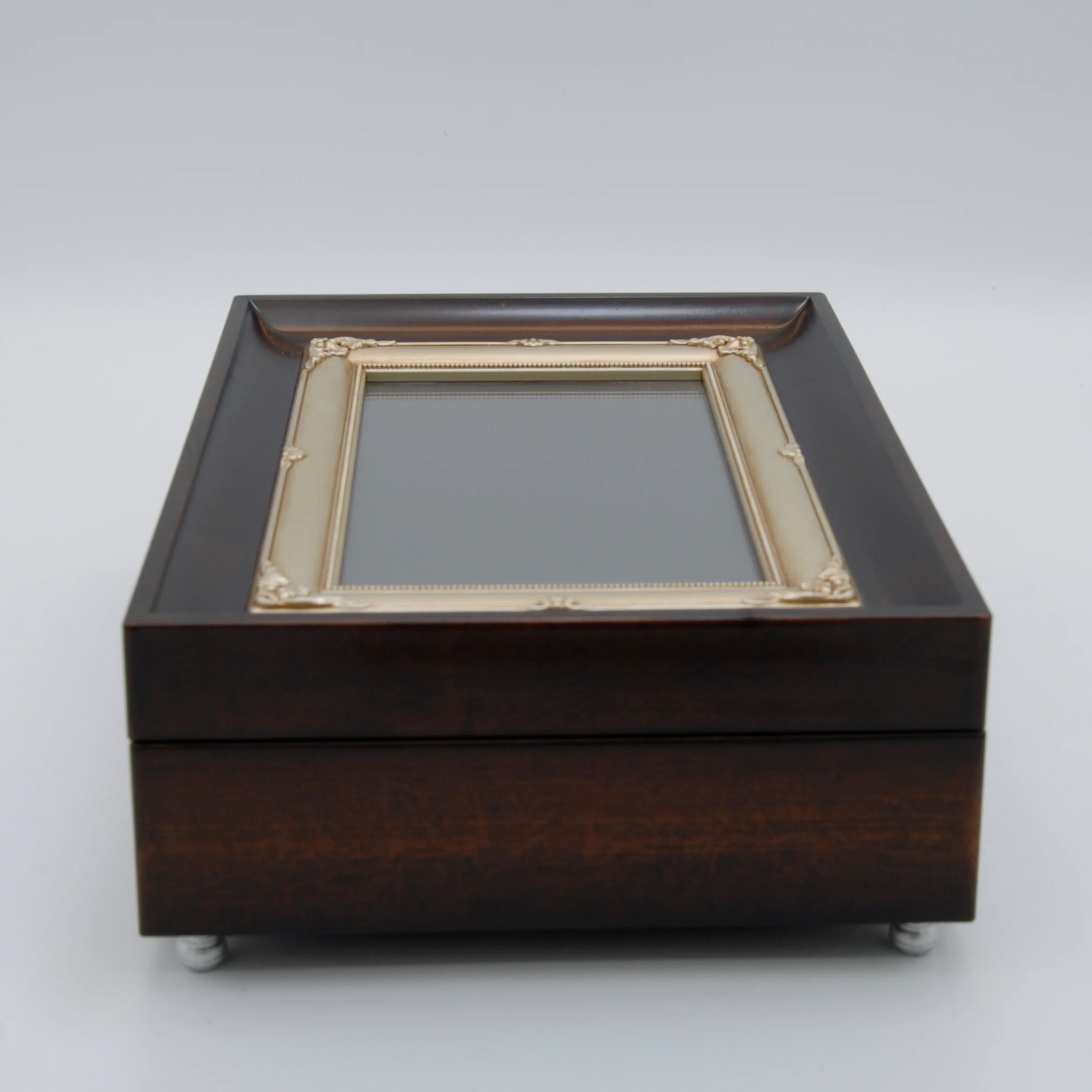 Grandma Brown Music Box with Floral Design– "Fur Elise" Tune - Image 2
