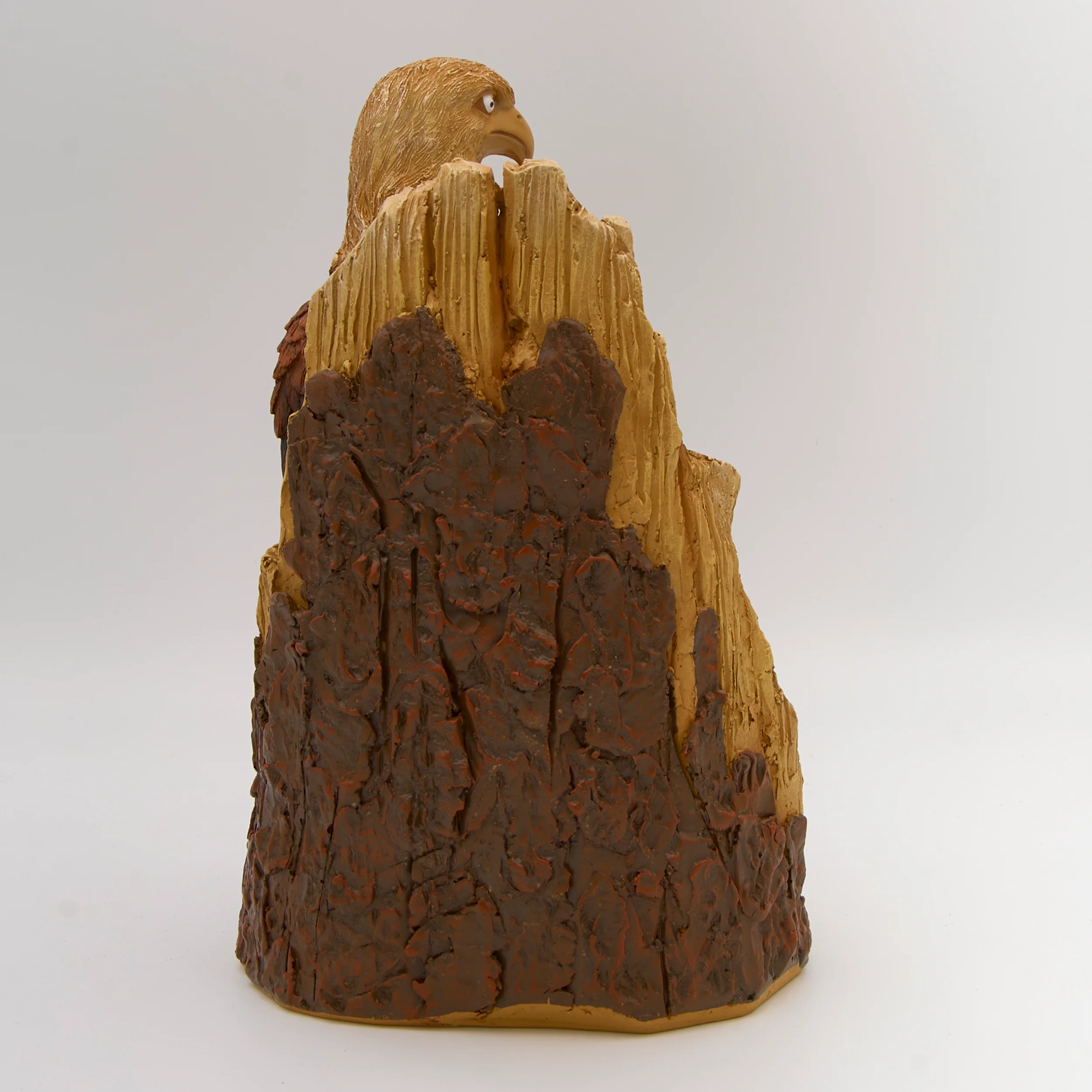 Eagle in Tree Trunk Garden Statue – Timber Tails Collection - Image 3